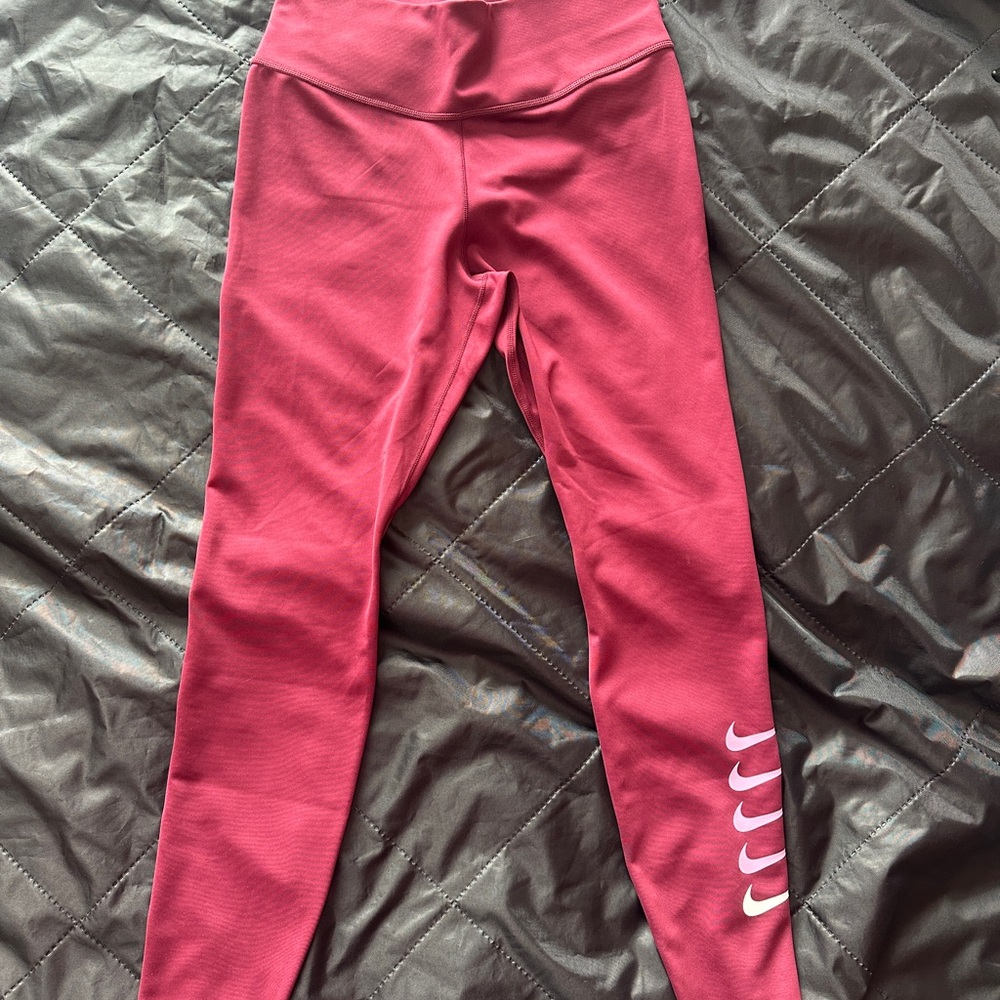 Nike Women's Magenta Leggings
